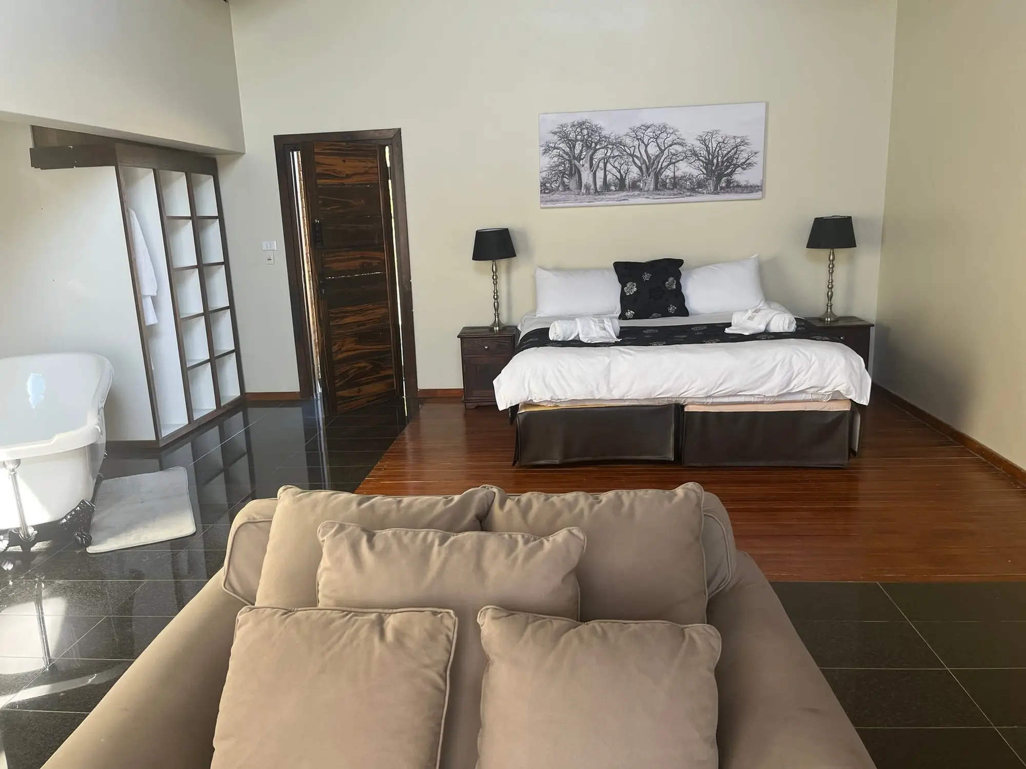 Thatch King/Twin Dam-facing Room — photo 2